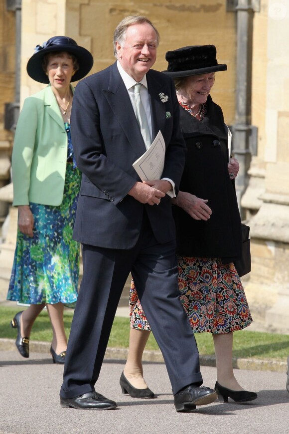 Andrew Parker Bowles. Jour de commémoration à Windsor : vendredi 30 mars 2012 au matin, les royaux britanniques se remémoraient, à l'initiative de la reine Elizabeth II, les regrettées reine mère et princesse Margaret, respectivement décédées à 101 et 71 ans en 2002.