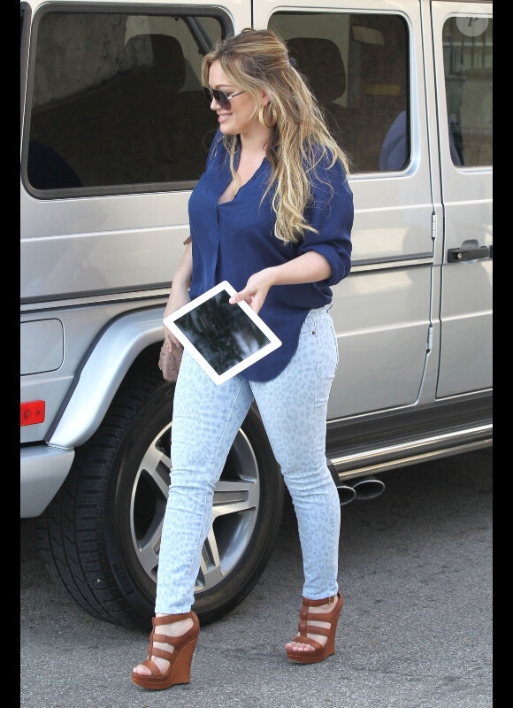 Hilary Duff, quelques jours après son accouchement, à Los Angeles, le 29 mars 2012.