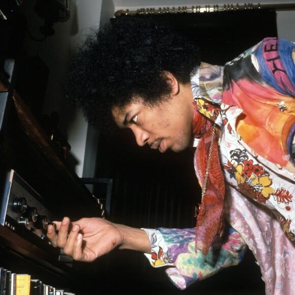 Jimi Hendrix avait été le ''meilleur ambassadeur de la marque'' Marshall, avec des pionniers comme Townshend, Clapton...
Jim Marshall, le bien-nommé Father of Loud qui créa Marshall Amplification et révolutionna la face du rock, est mort le 5 avril 2012 à 88 ans.