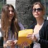 Teri Hatcher et sa fille Emerson font un supermarché à Los Angeles, le 6 avril 2012