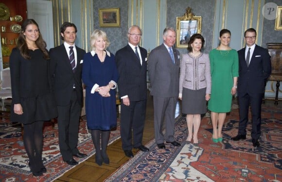 La princesse Victoria de Suède avait fait sa première apparition officielle depuis son accouchement le 23 mars 2012, à l'occasion de la visite du prince Charles et de la duchesse Camilla à Stockholm.