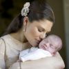 Un des premiers portraits officiels de la princesse Estelle de Suède, diffusé le mois suivant sa naissance, survenue le 23 février 2012.