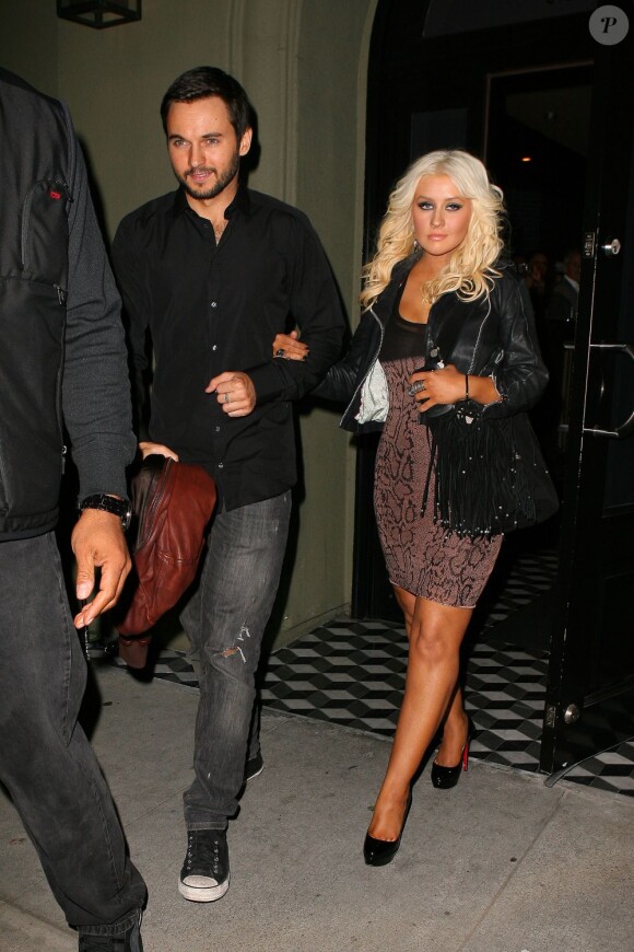 La sexy Christina Aguilera et son chéri Matthew Rutler à la sortie du restaurant Craig's à West Hollywood, où ils ont dîné en amoureux. Le 17 avril 2012.