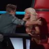 Christina Aguilera et Justin Bieber sur le plateau de The Voice, le 16 avril 2012.