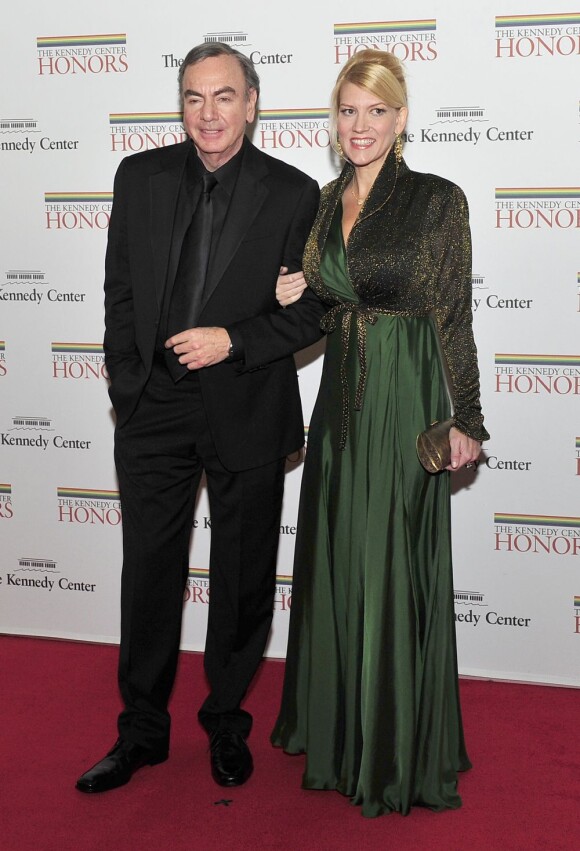 Neil Diamond et Katie McNeil, ici le 3 décembre 2011 à Washington lors du dîner pour les personnalités honorées par le Kennedy Center, se sont mariés le 21 avril 2012 à Los Angeles.