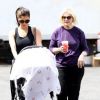 Roselyn Sanchez le 22 avril 2012 à Los Angeles avec sa petite fille Sebella Rose Winter