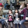 Johnny Hallyday, Laeticia et les craquantes Jade et Joy à Los Angeles le 7 février 2012