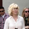 Jennie Garth se rend à West Hollywood pour le tournage de l'émission The Extra avec Mario Lopez (24 avril 2012).