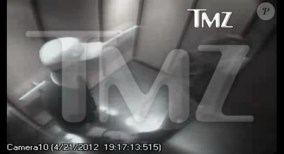 TMZ.com s'est procuré les enregistrements de vidéosurveillance de l'affrontement entre Lane Garrison (Prison Break) et son ex Ashley Mattingly le 21 avril 2012 : l'a-t-il frappée, comme elle l'affirme, ou a-t-il seulement voulu lui reprendre son téléphone portable, comme il le soutient ?