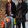 Sophie Ellis-Bextor et son mari Richard Jones en 2008 avec leur fils aîné Sonny.
