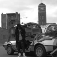 Retour vers le futur : Le rappeur Rockie Fresh rend hommage à Marty McFly