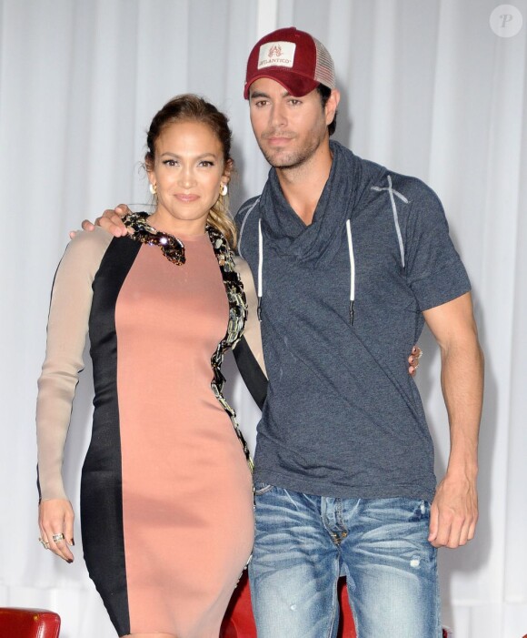 Jennifer Lopez et Enrique Iglesias au cours de leur conférence de presse à Los Angeles, annonçant leur tournée en commun. Le 30 avril 2012.