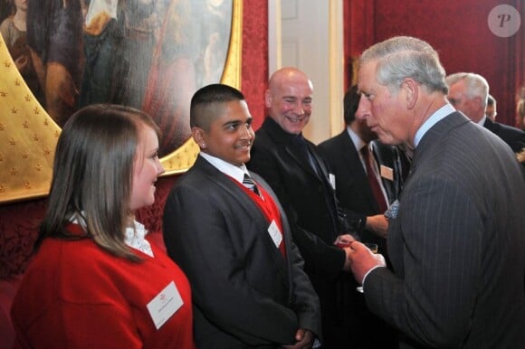 Le prince Charles donnait le 2 mai 2012 au palais St. James une réception en l'honneur de sa fondation le Prince's Trust, et tout particulièrement en l'honneur des bénéficiaires du programme ''xl''.