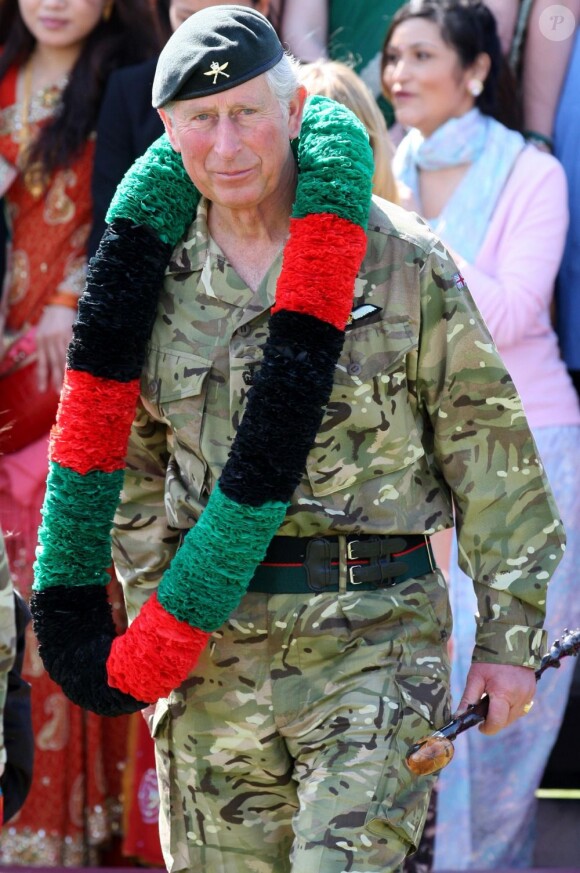 Le prince Charles en visite aux Royal Gurkha Rifles, dont il est le commandant, le 30 avril 2012