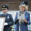 Camilla Parker Bowles, duchesse de Cornouailles, à la base RAF de Halton (Oxfordshire), le 2 mai 2012, a été faite citoyenne d'honneur de la ville de Thame.