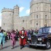Bain de foule devant Windsor pour la reine Elizabeth II, le 30 avril 2012.