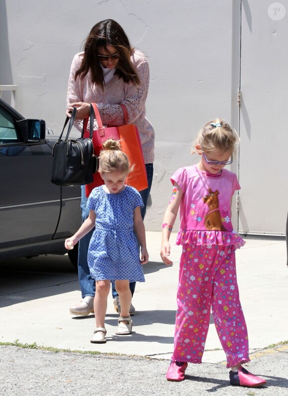 Jennifer Garner et Violet et Seraphina. 5 mai 2012