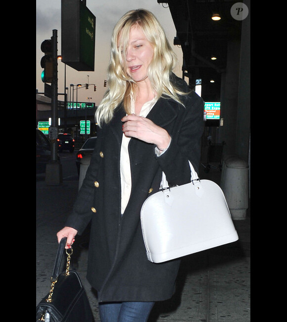 Kirsten Dunst à l'aéroport de New York, le 6 mai 2012.