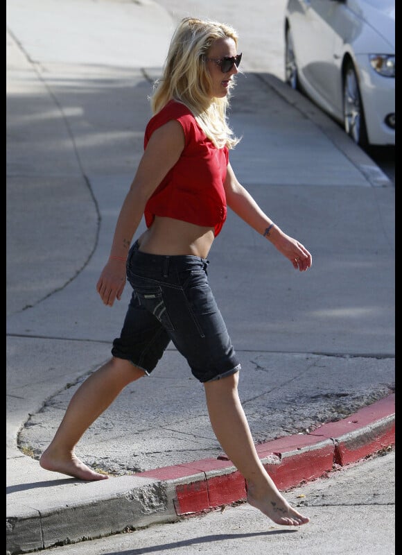 Britney Spears se promène, à Los Angeles, le 5 mai 2012.