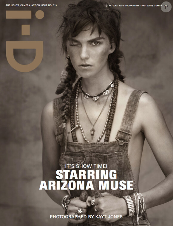 Le mannequin Arizona Muse en couverture du magazine i-D pour son numéro "It's Show Time !".