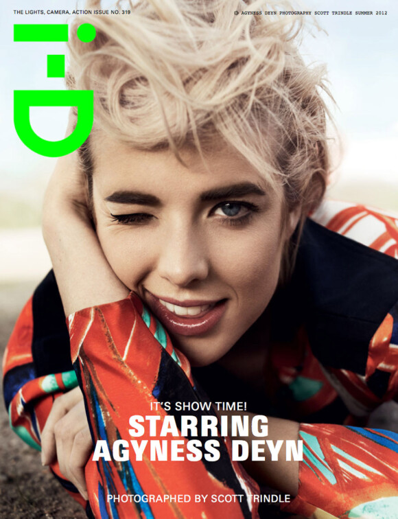 Agyness Deyn habillée en Balenciaga sur la couverture du magazine i-D pour son numéro "It's Show Time !".