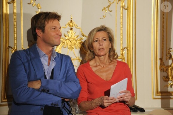 Laurent Delahousse et Claire Chazal lors de la conférence de presse pour le lancement de la troisième édition de La flamme Marie Claire, à Paris, le 10 mai 2012