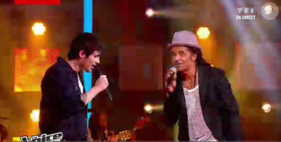 Louis chante avec Yannick Noah Redemption Song de Bob Marley le samedi 12 mai 2012 dans The Voice