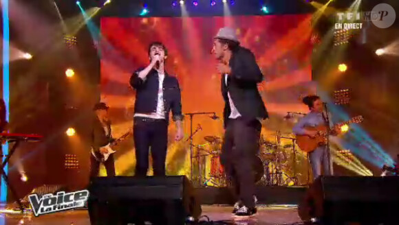 Louis chante avec Yannick Noah Redemption Song de Bob Marley le samedi 12 mai 2012 dans The Voice