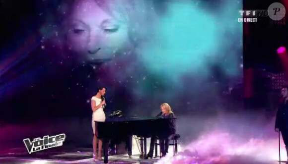 Prestation d'Aude et Véronique Sanson, le 12 mai 2012 sur TF1