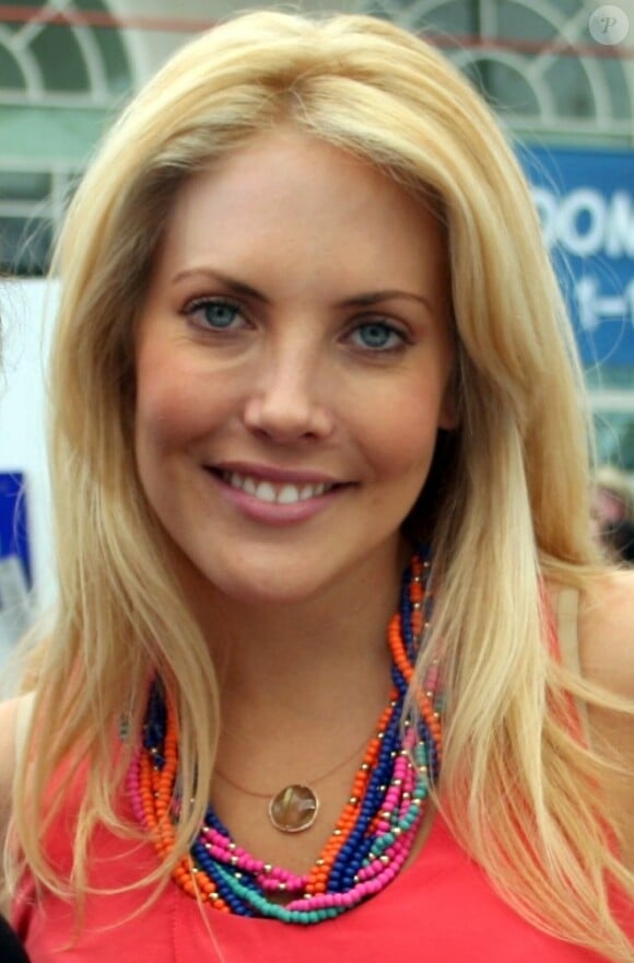 Mercedes McNab, connue pour son rôle d'Harmony dans les séries Buffy et Angel, s'est marié le 12 mai 2012 avec son compagnon Mark Henderson à La Paz, au Mexique.