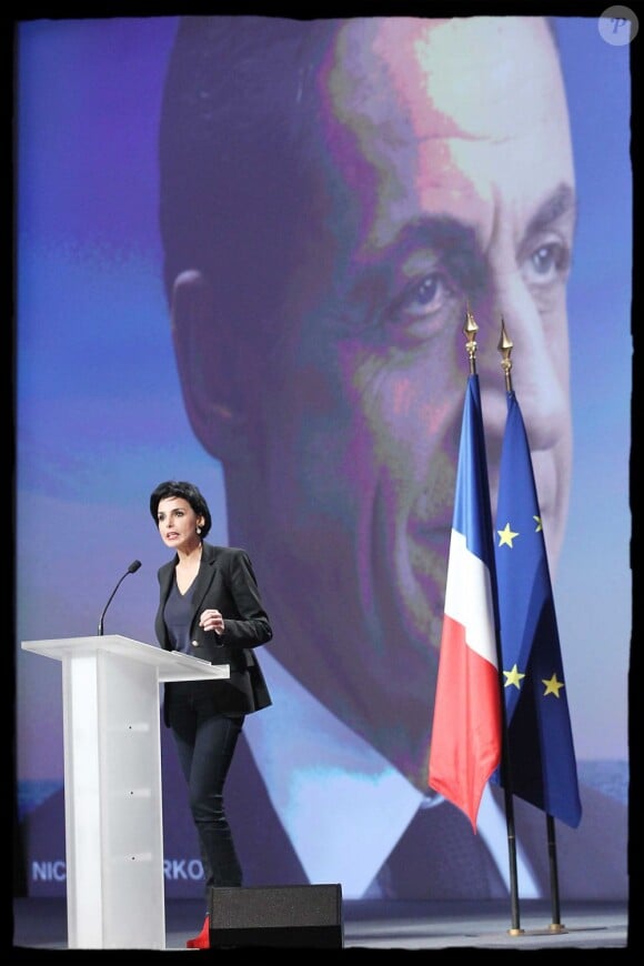 Le come-back : Rachida Dati s'apprête à prendre la parole lors du meeting de Nicolas Sarkozy, à Lille, le 23 janvier 2012.