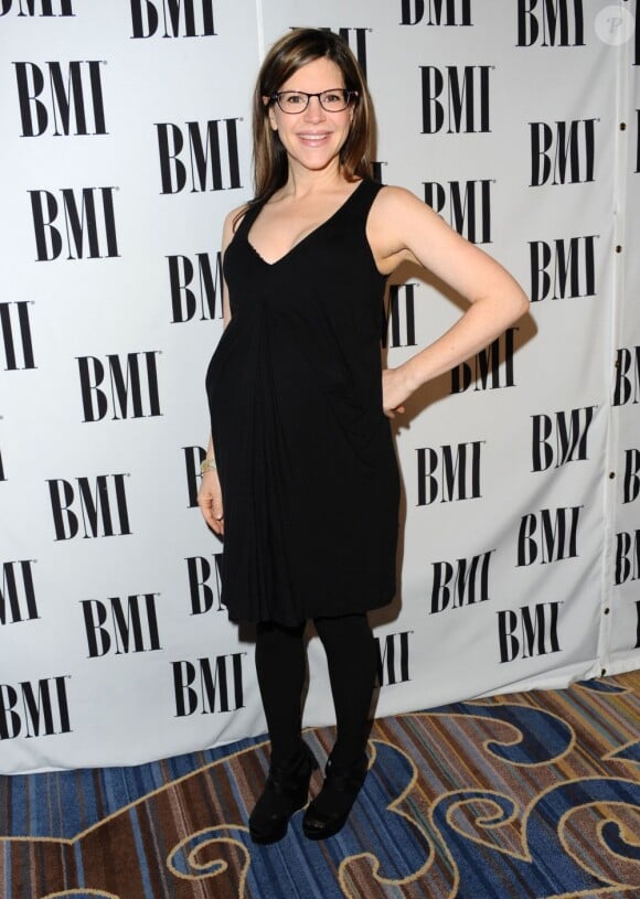 Lisa Loeb, enceinte de huit mois, lors de la soirée des BMI Pop Awards, le 15 mai 2012 au Beverly Wilshire Hilton Hotel à Los Angeles.