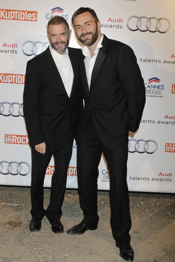 Jean-Paul Cluzel et son ami à la remise des prix Audi Talents Awards dans les catégories musique et court-métrages à la Villa Inrocks, à Cannes le 17 mai 2012