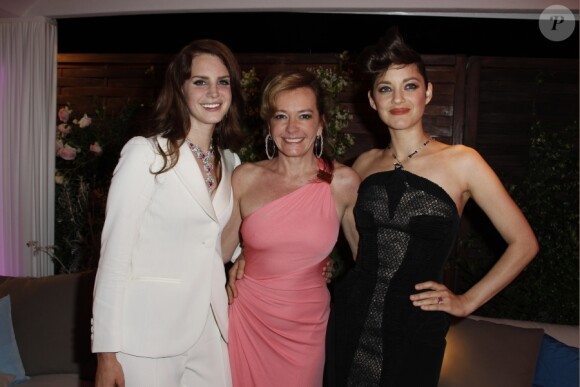 Lana Del Rey, Caroline Scheufele-Gruosi et Marion Cotillard lors de la soirée des Trophées Chopard à Cannes le 17 mai 2012