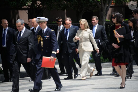 François Hollande et Hillary Clinton se rencontrent à Washington, pour la première visite aux Etats-Unis du nouveau président français, le 18 mai 2012