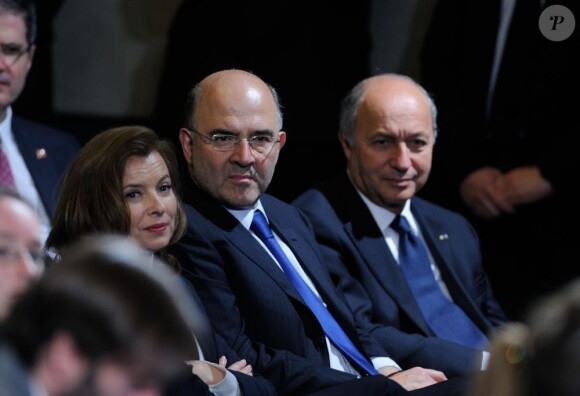 Valerie Trierweiler, Pierre Moscovici, le ministre de l'Economie, Laurent Fabius, le ministre des affaires étrangères à l'ambassade de France de Washington, le 18 mai 2012