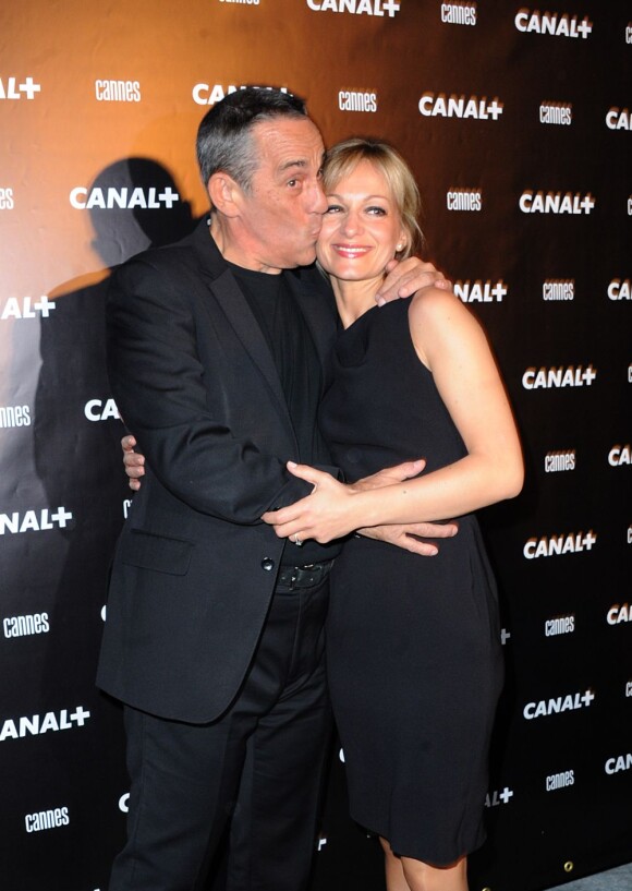 Thierry Ardisson et sa chérie Audrey Crespo-Mara à la Canal Plus Party au Suquet, dans le cadre du 65ème Festival de Cannes, le 18 mai 2012