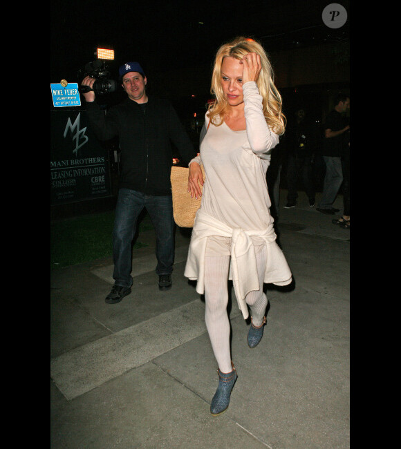 Pamela Anderson se rend au restaurant de grillades BOA à Los Angeles, le jeudi 17 mai 2012.