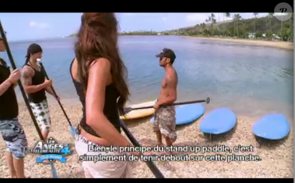 Stand-up paddle pour Geoffrey, Julia et Anthony dans Les Anges de la télé-réalité 4 le lundi 21 mai 2012 sur NRJ12