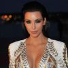 Kim Kardashian, sexy et fatale dans son look Balmain, soutenait son chéri Kanye West pour l'avant-première du film Cruel Summer. Cannes, le 23 mai 2012.