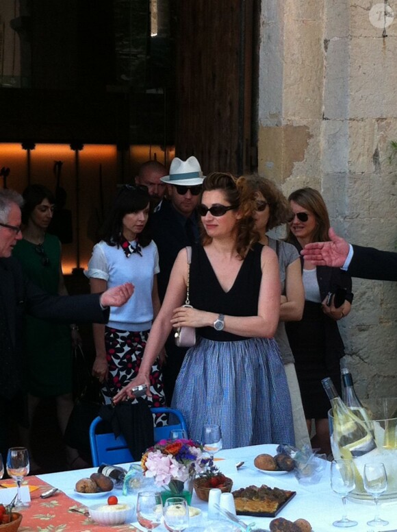 Emmanuelle Devos lors du traditionnel "aïoli" organisé par le maire de Cannes durant le Festival de Cannes le 25 mai 2012