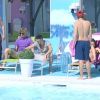 Tous les habitants se réunissent autour de la piscine pour profiter du radieux soleil qui s'abat sur le jardin (dimanche 27 mai 2012 - Secret Story 6).