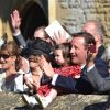 David Cameron avec sa fille Florence au mariage de Henry Allsopp et de Naomi Gummer, le 26 mai 2012 à Chadlington, dans l'Oxfordshire.