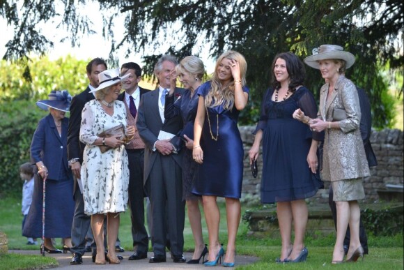 La duchesse Camilla Parker Bowles au mariage de Henry Allsopp et de Naomi Gummer, le 26 mai 2012 à Chadlington, dans l'Oxfordshire.