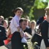 Jeremy Hunt avec sa femme Lucia et leurs deux enfants au mariage de Henry Allsopp et de Naomi Gummer, le 26 mai 2012 à Chadlington, dans l'Oxfordshire.