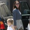 Jennifer Garner et sa fille Violet font du shopping pour la fête des pères, le 29 mai 2012 à Los Angeles