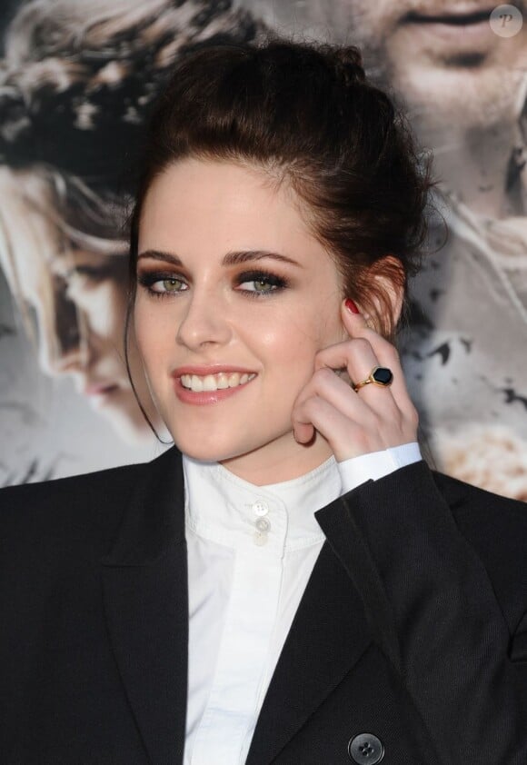 Kristen Stewart, de retour de Cannes, était à Los Angeles pour la projection du film Blanche-Neige Et Le Chasseur. Le 29 mai 2012.