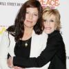 Jane Fonda et Catherine Kenner à l'avant-première de la comédie Peace, Love & Misunderstanding, le 4 juin 2012 à New York.
