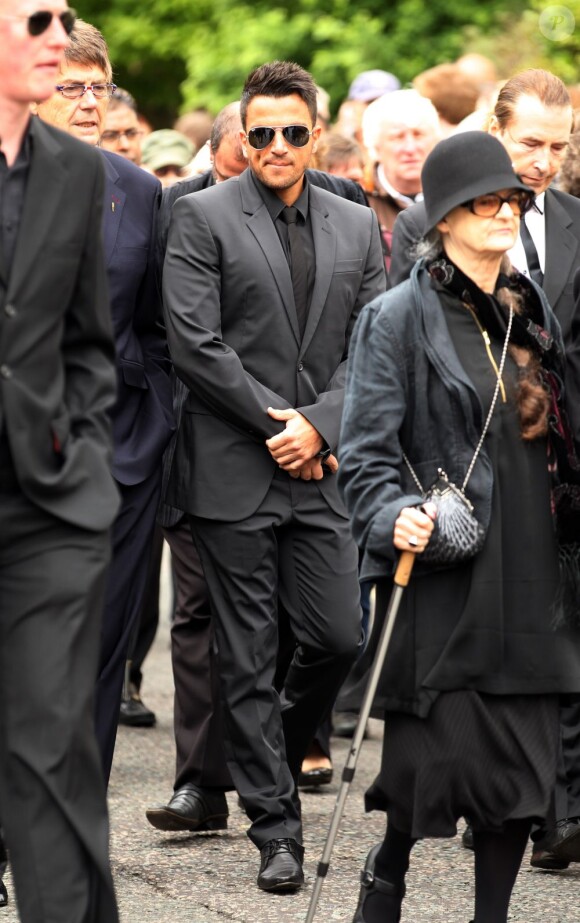 Le chanteur Peter Andre aux obsèques de Robin Gibb à Thame le 7 juin 2012.