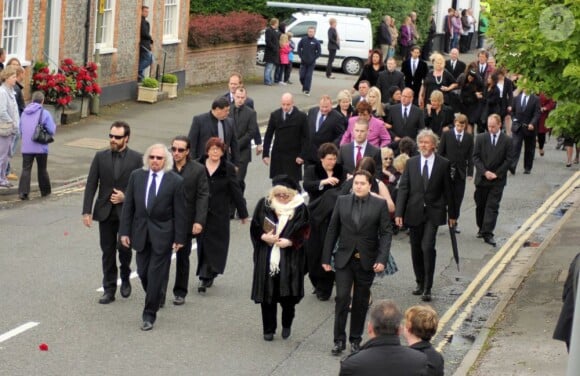 Obsèques de Robin Gibb à Thame le 7 juin 2012.